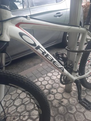 Bicicleta Orbea Blanca,se vende por no usar