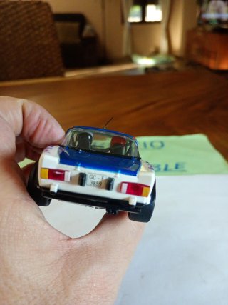 Scalextric Fiat Abarth 124 Rally CON LUCES