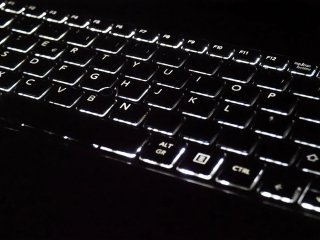 TOSHIBA ORDENADOR PORTÁTIL LAPTOP i5 SSD