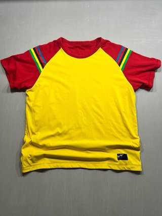 Camiseta Adidas reversible roja y amarilla