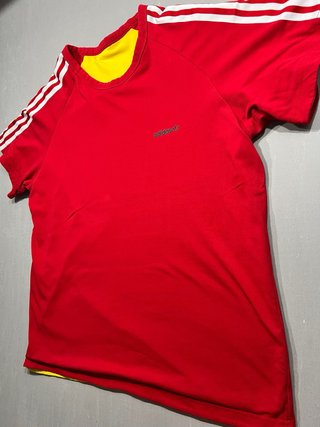 Camiseta Adidas reversible roja y amarilla