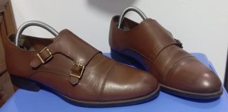 Zapatos de vestir marrones con doble hebilla