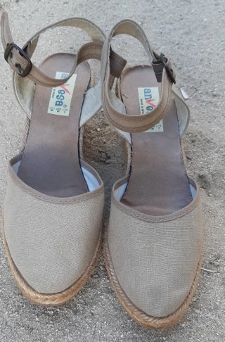 Alpargatas cuña Anvesa beige/marrón