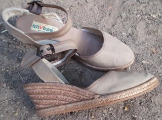 Alpargatas cuña Anvesa beige/marrón