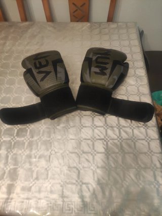Guantes Boxeo Venum 12oz + Vendas