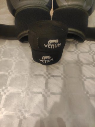 Guantes Boxeo Venum 12oz + Vendas