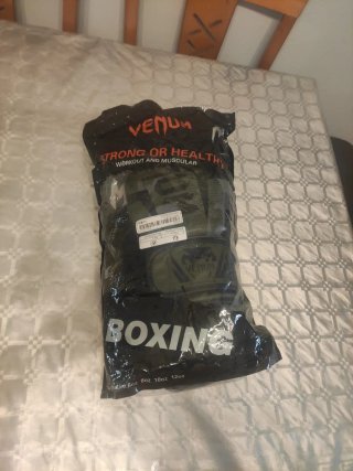 Guantes Boxeo Venum 12oz + Vendas