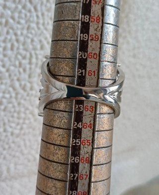 Anello moderno zirconi