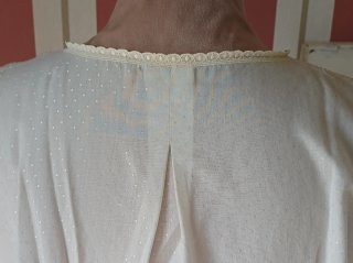 Camisón vintage de pique blanco
