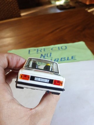 Scalextric SEAT 1430 Rally Montecarlo Con LUCES