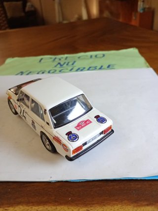Scalextric SEAT 1430 Rally Montecarlo Con LUCES