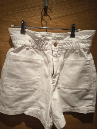 Pantalón corto blanco cintura alta