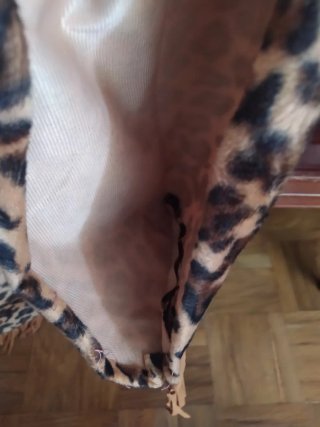 Pañuelo leopardo con flecos