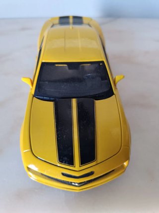 Chevrolet Camaro 1:24 Amarillo
