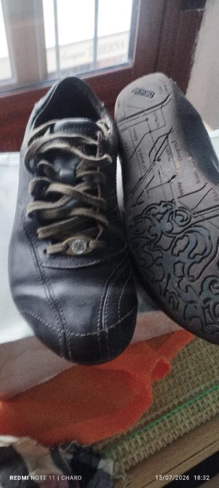 Zapatillas deportivas negras y marrones talla 37