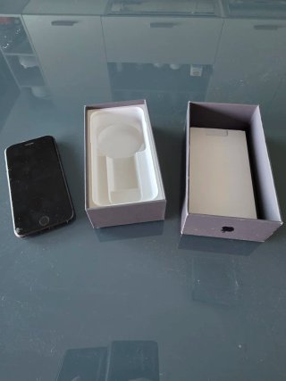 iPhone 8 Space Gray