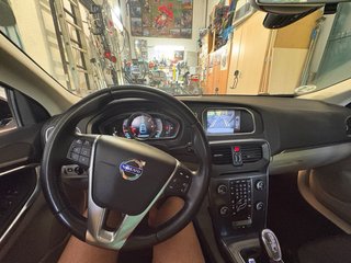 Volvo V40 2013 cross country