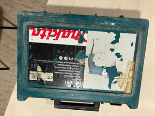 Taladro Percutor Makita HP2051 + Maletín