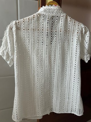 Camisa blanca bordada