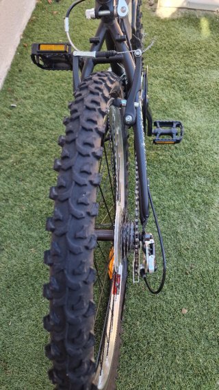 Bicicleta Montagna B'Twin 24 Nera