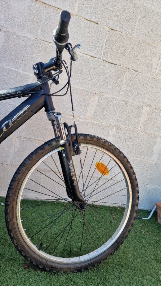Bicicleta Montagna B'Twin 24 Nera