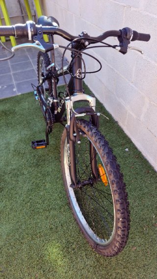 Bicicleta Montagna B'Twin 24 Nera