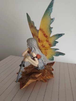 Figura Hada Decorativa Resina