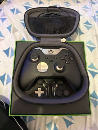 Xbox Series S Blanca + 2 mandos
