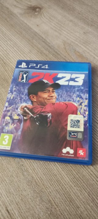 PS4 Slim + 4 mandos + 1 juego