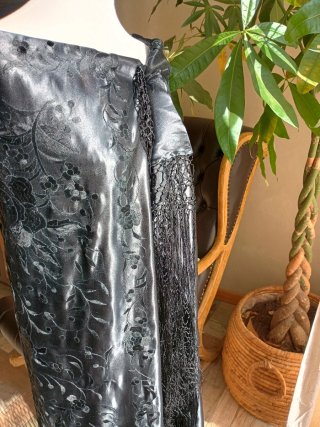 Mantón de Manila Bordado a Mano Negro