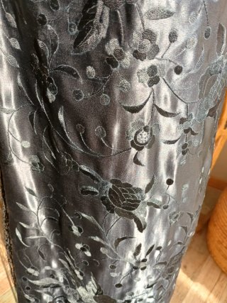 Mantón de Manila Bordado a Mano Negro