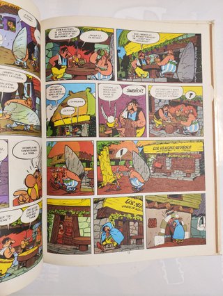 Lote con 4 tomos de Asterix el Galo