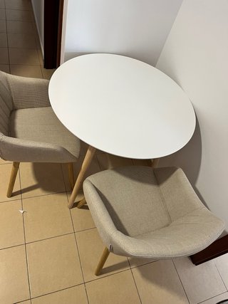 Mesa + 4 sillas
