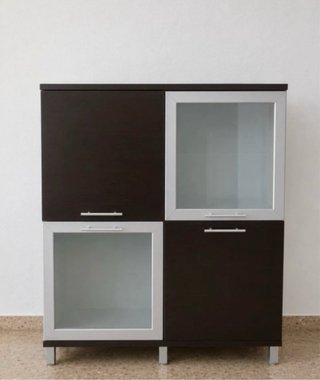 Mueble comedor y vitrina madera cristal