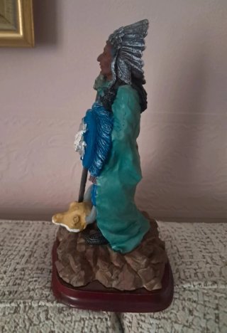 Figura Indio Americano con Escudo y Lanza