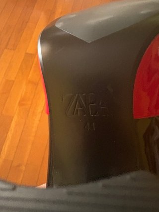 Tacones ZARA Negros y Rojos