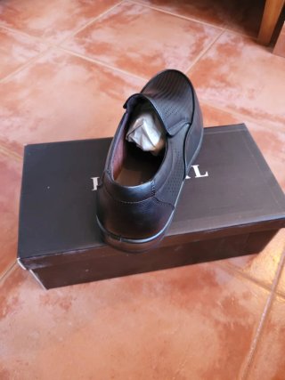 Mocasines LEONAL negros elegantes