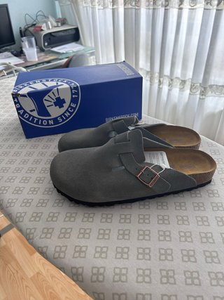 Zuecos Birkenstock grises