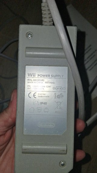 Consola Wii Blanca (sin mandos ni sensor)