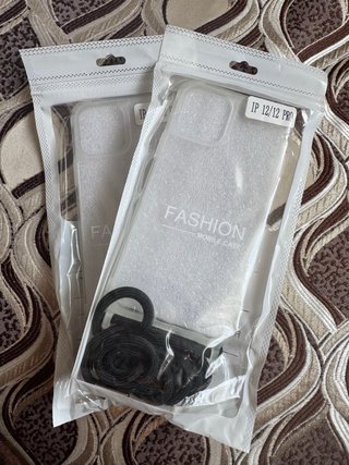 Funda iPhone 12/12 Pro con Cuerda