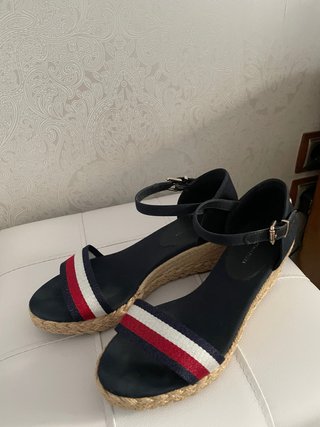 Sandalias cuña Tommy Hilfiger azul marino
