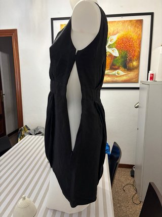 Vestido negro drapeado