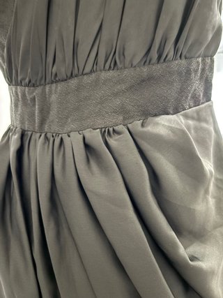 Vestido negro drapeado