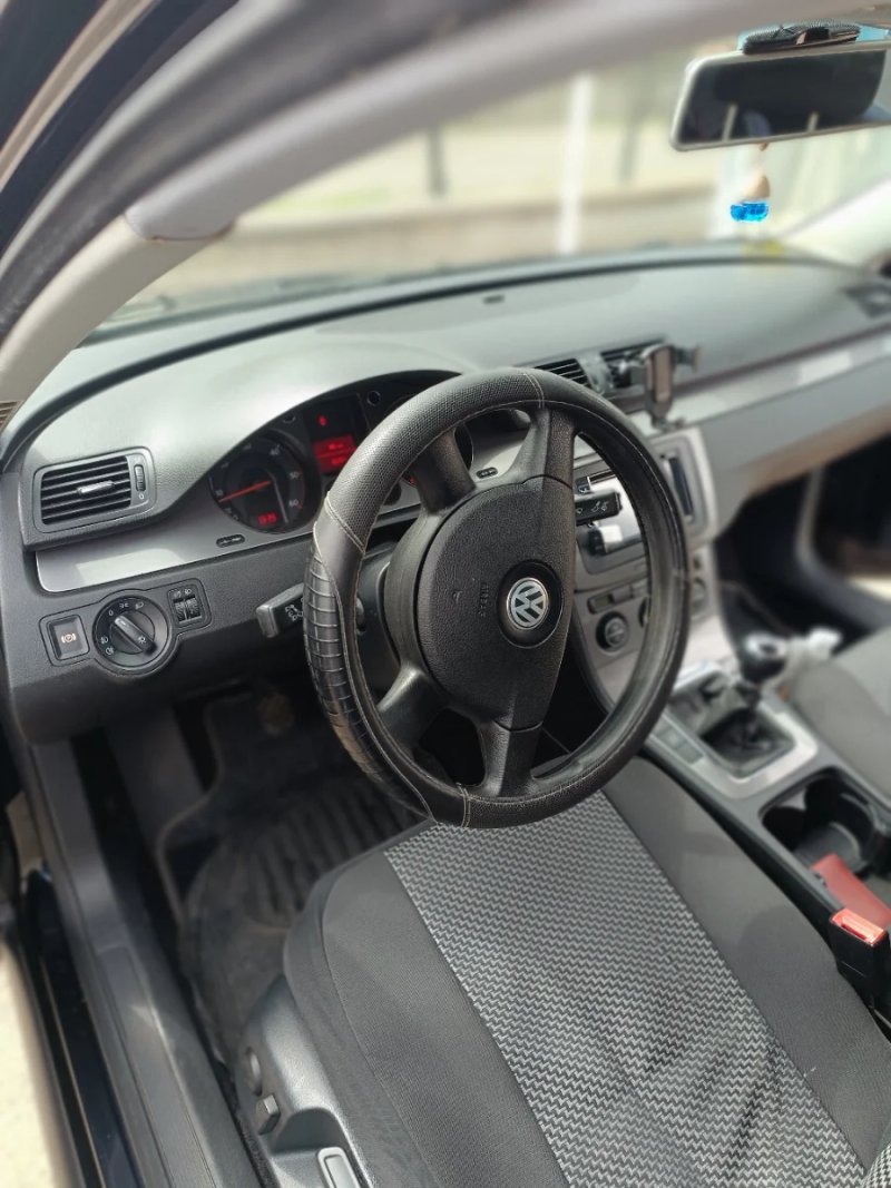 Volkswagen Passat 2008 - foto 1