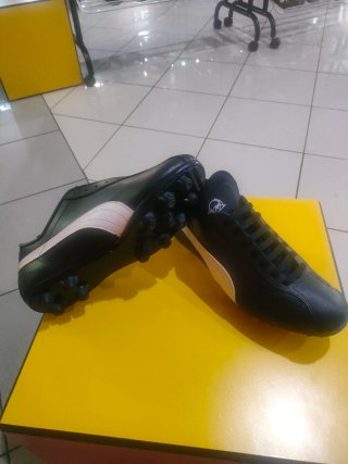 BOTAS FÚTBOL PIEL