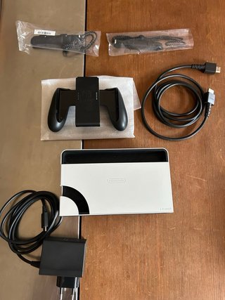 Nintendo Switch OLED Bianca