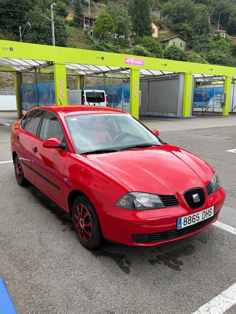 SEAT Cordoba 1.9tdi - foto 1