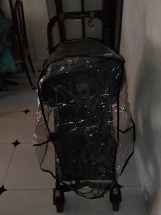 Carro Cybex niño con funda plástico