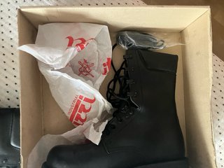 Botas militares cuero negras - Iturri