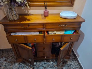 Mueble recibidor rústico con espejo